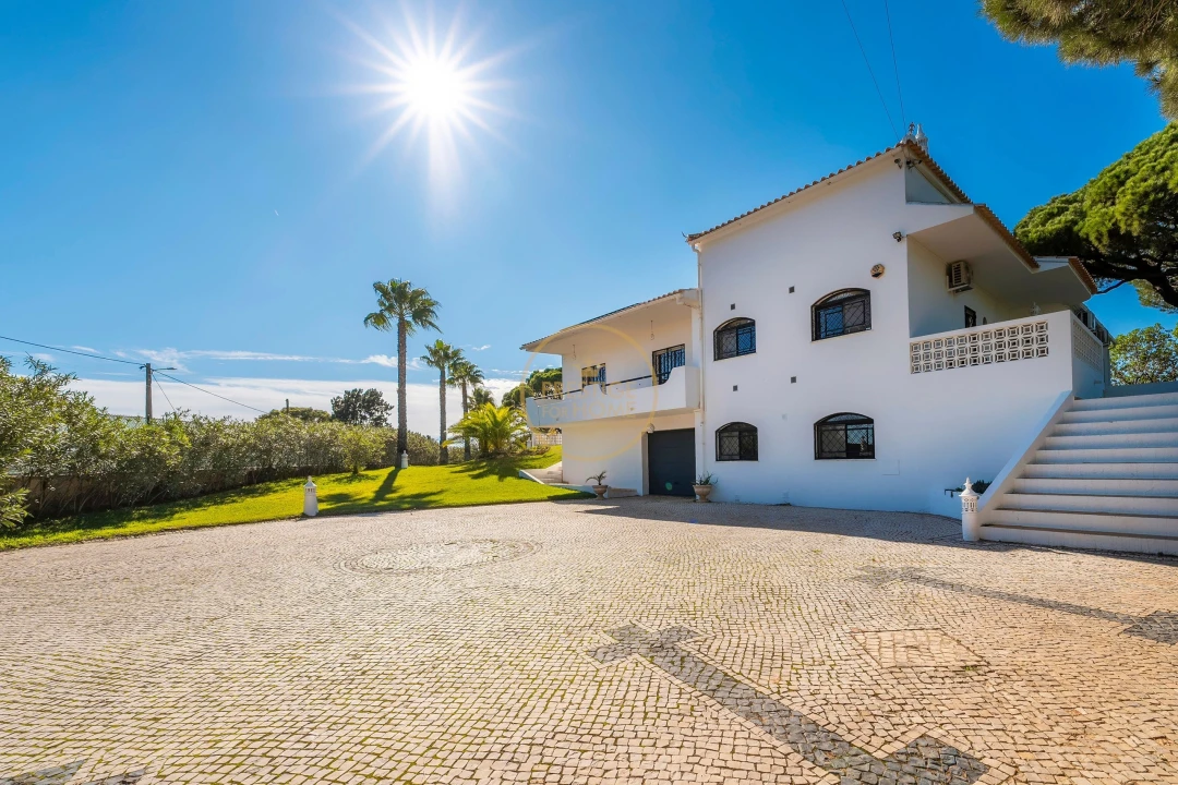 Moradia T4 para Arrendamento em Quarteira Foto 88