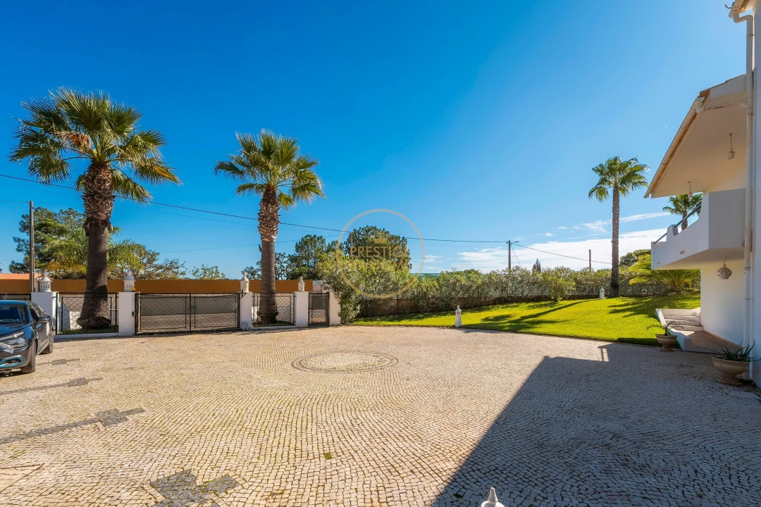 Moradia T4 para Arrendamento em Quarteira Foto 99