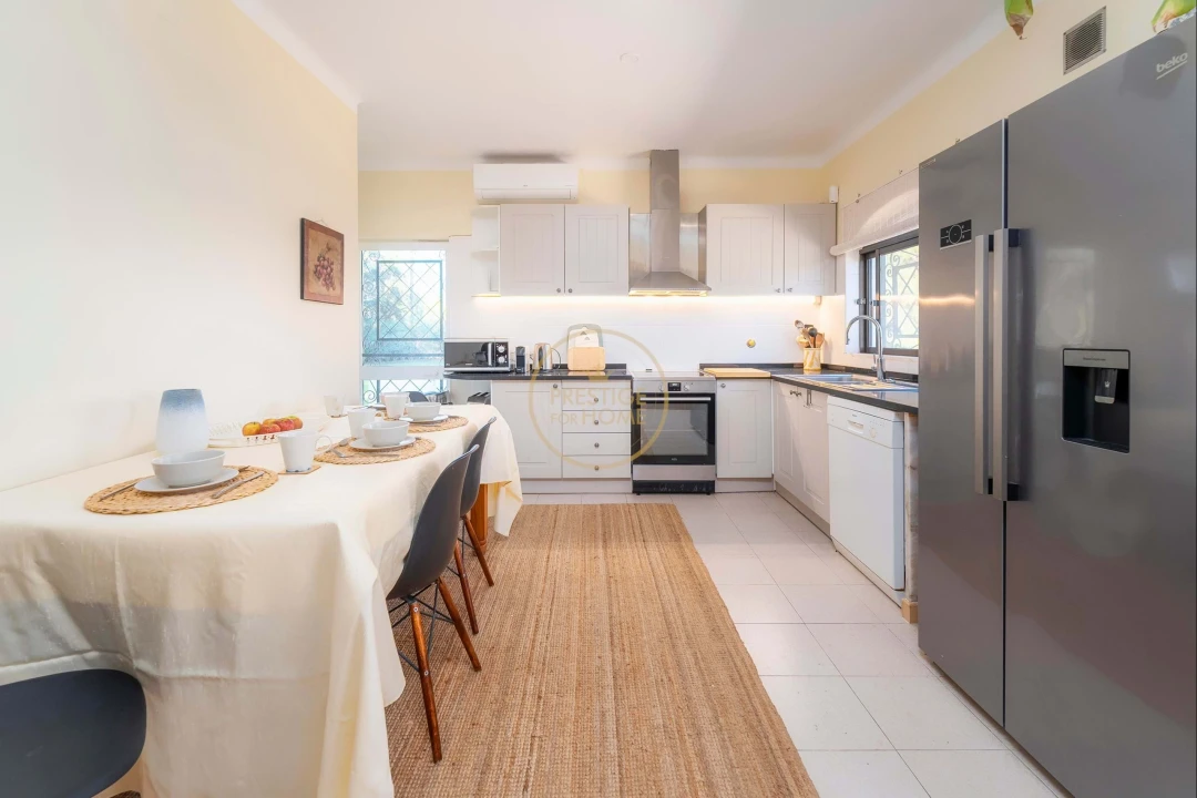 Moradia T4 para Arrendamento em Quarteira Foto 14