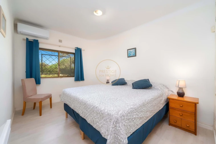 Moradia T4 para Arrendamento em Quarteira Foto 20