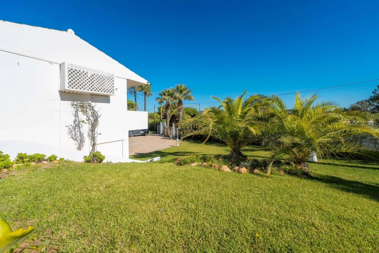 Moradia T4 para Arrendamento em Quarteira Foto 74