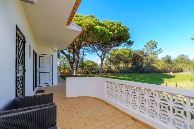 Moradia T4 para Arrendamento em Quarteira Foto 55