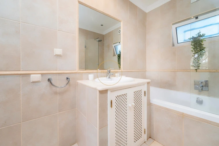 Moradia T4 para Arrendamento em Quarteira Foto 57