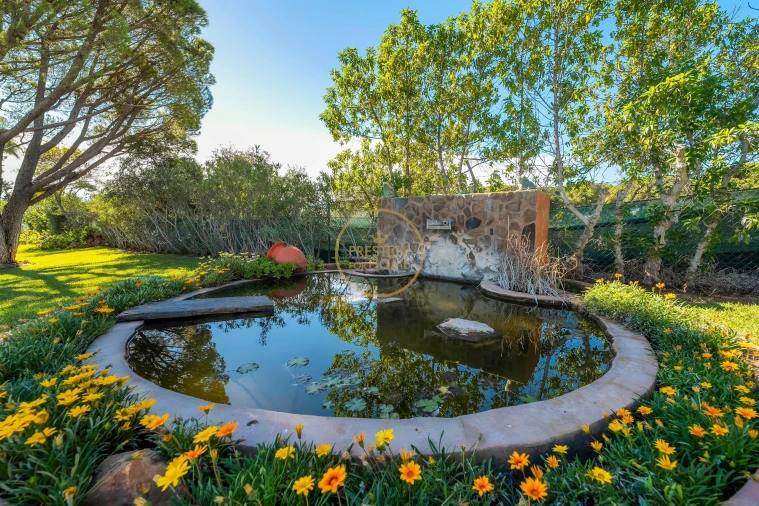 Moradia T4 para Arrendamento em Quarteira Foto 7