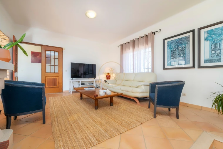 Moradia T4 para Arrendamento em Quarteira Foto 38