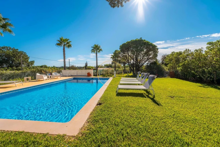 Moradia T4 para Arrendamento em Quarteira Foto 57