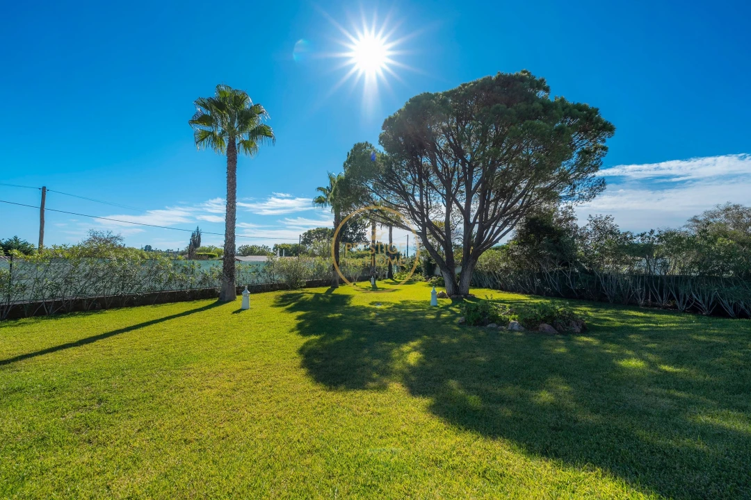 Moradia T4 para Arrendamento em Quarteira Foto 15