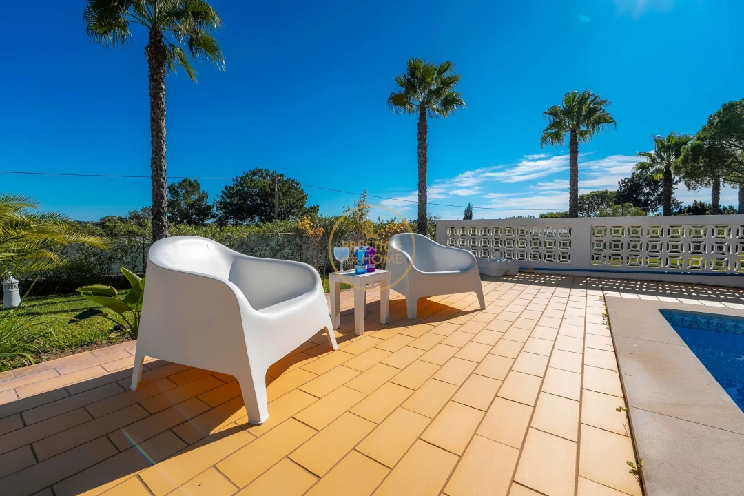 Moradia T4 para Arrendamento em Quarteira Foto 13