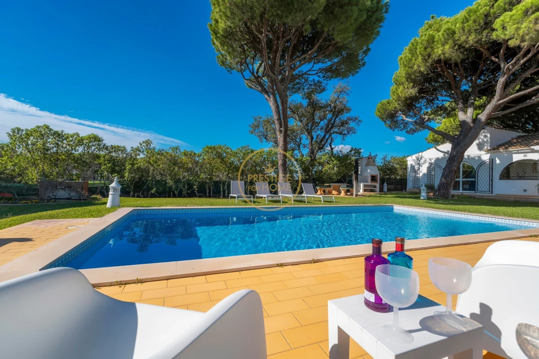 Moradia T4 para Arrendamento em Quarteira Foto 2