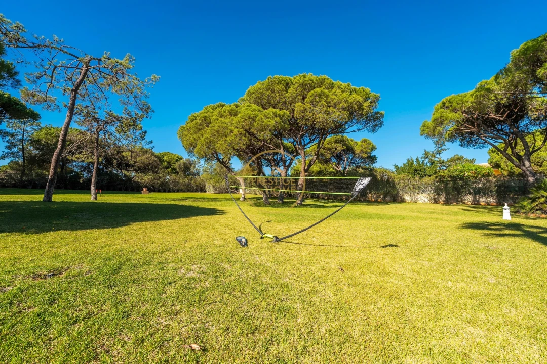 Moradia T4 para Arrendamento em Quarteira Foto 24