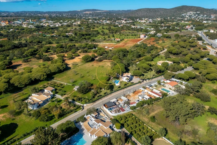 Moradia T4 para Arrendamento férias em Quarteira Foto 14