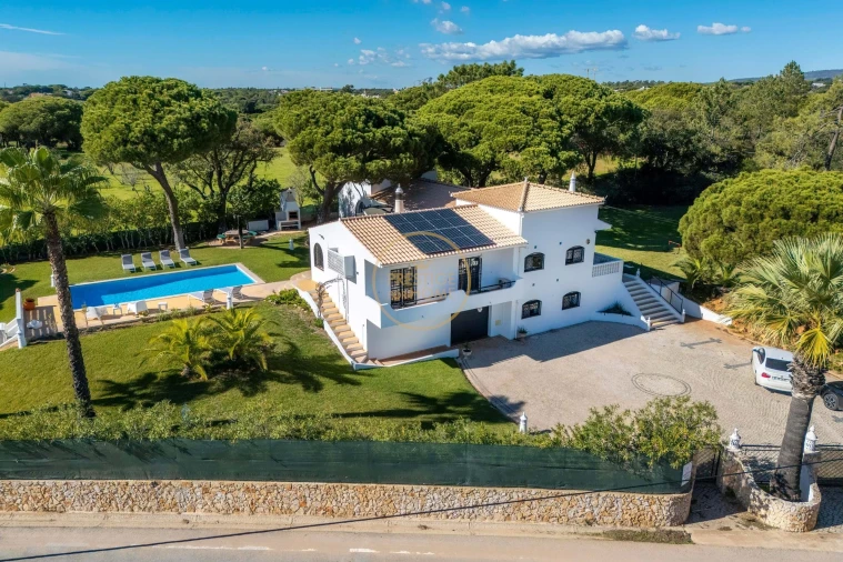 Moradia T4 para Arrendamento férias em Quarteira Foto 20