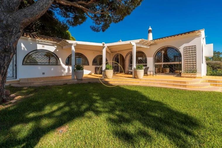 Moradia T4 para Arrendamento férias em Quarteira Foto 10