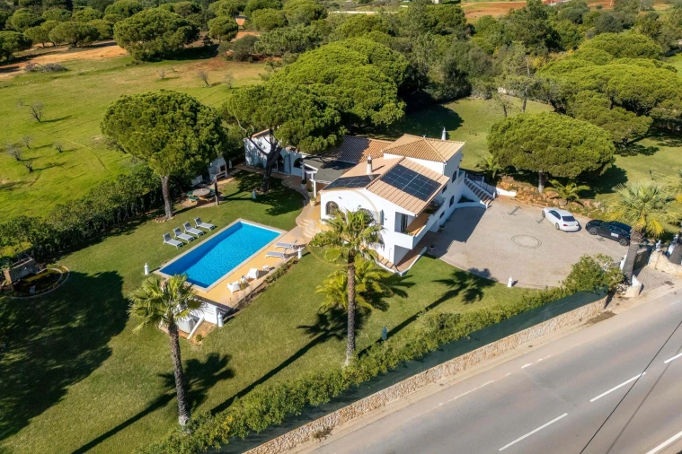 Moradia T4 para Arrendamento férias em Quarteira Foto 15