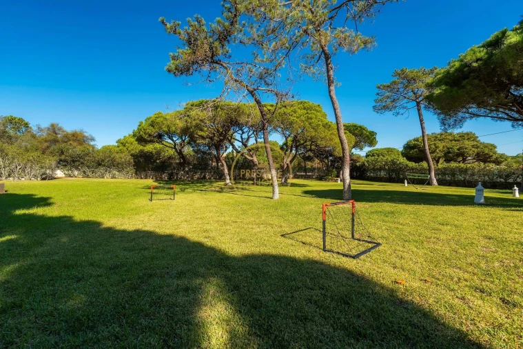 Moradia T4 para Arrendamento férias em Quarteira Foto 47