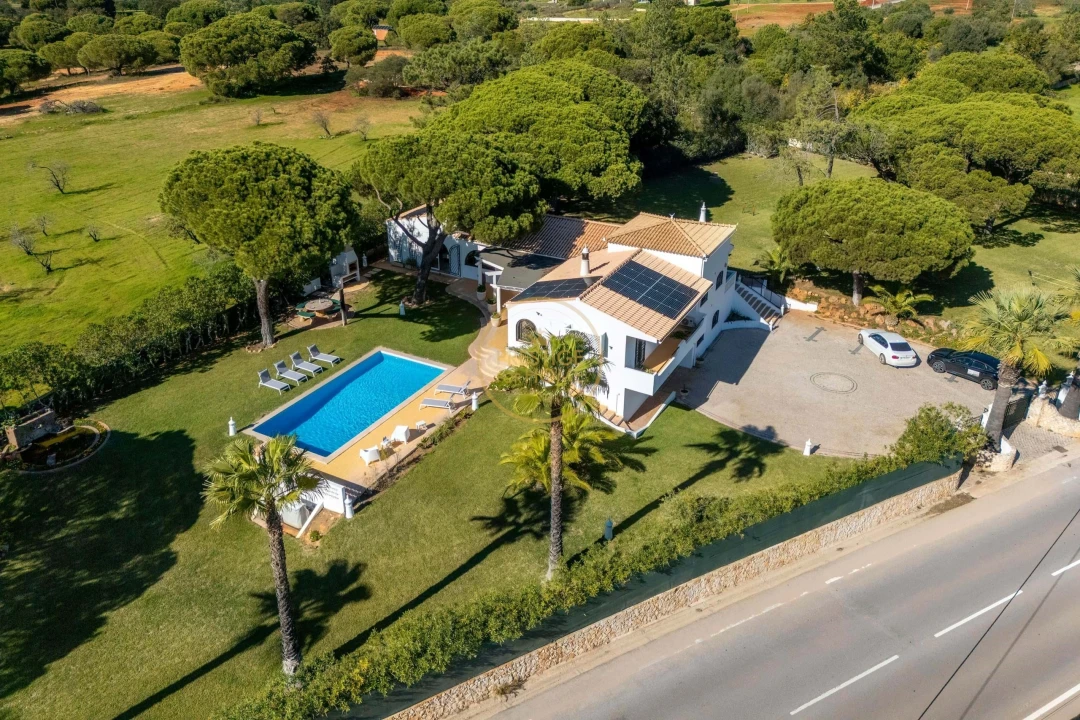 Moradia T4 para Arrendamento férias em Quarteira Foto 15