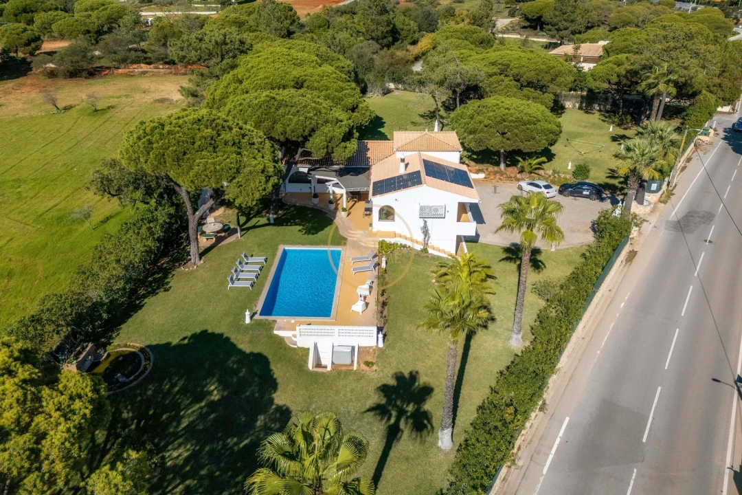 Moradia T4 para Arrendamento férias em Quarteira Foto 16