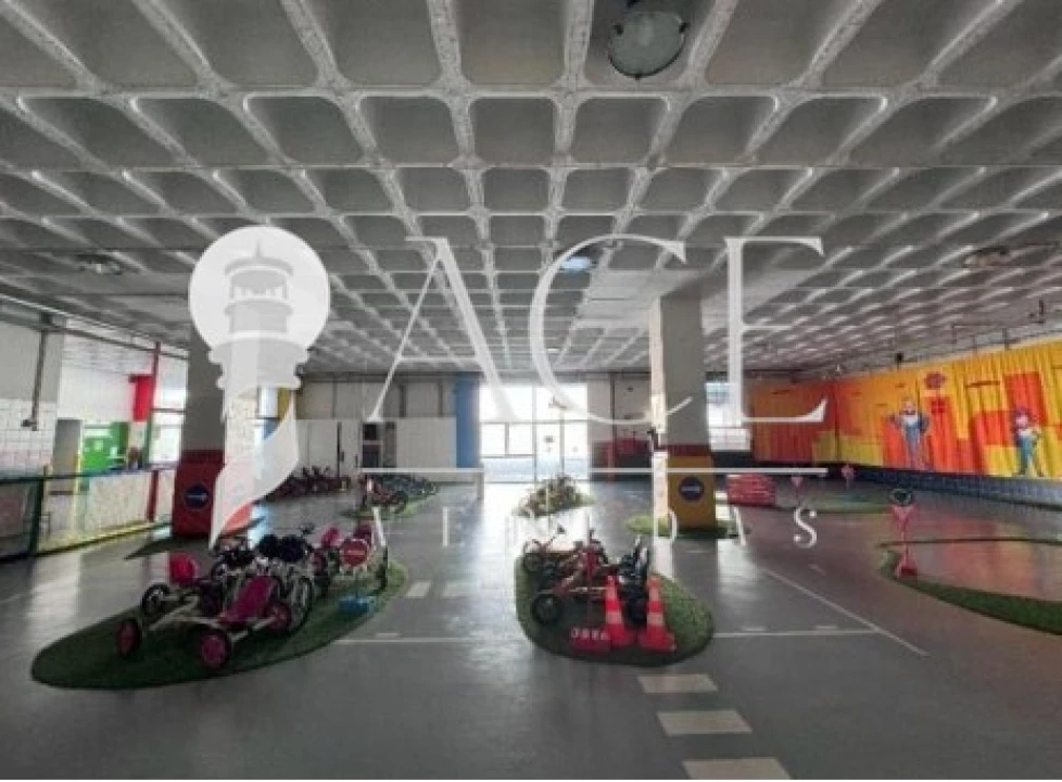 Prédio para Venda em Sacavém e Prior Velho Foto 4