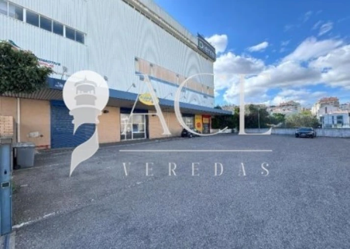 Prédio para Venda em Sacavém e Prior Velho Foto 16