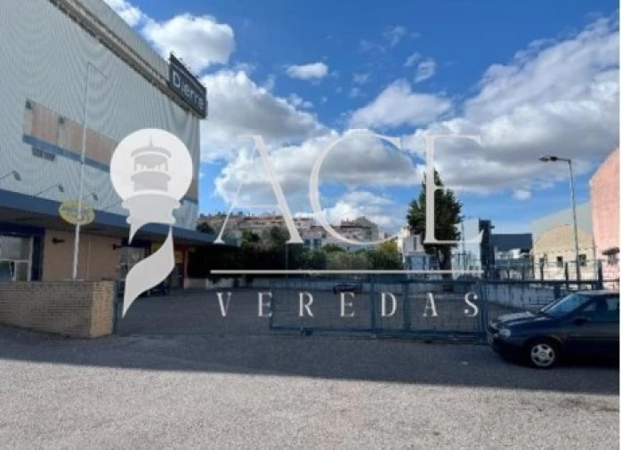 Prédio para Venda em Sacavém e Prior Velho Foto 14