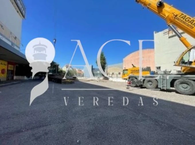 Prédio para Venda em Sacavém e Prior Velho Foto 20