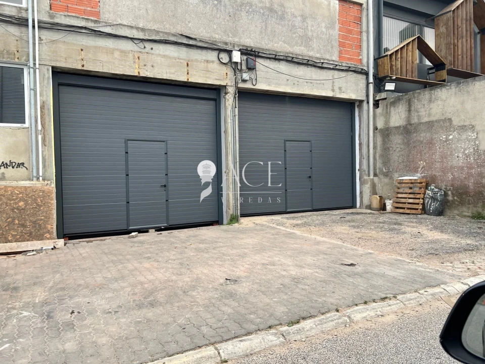 Prédio para Venda em Sacavém e Prior Velho Foto 1