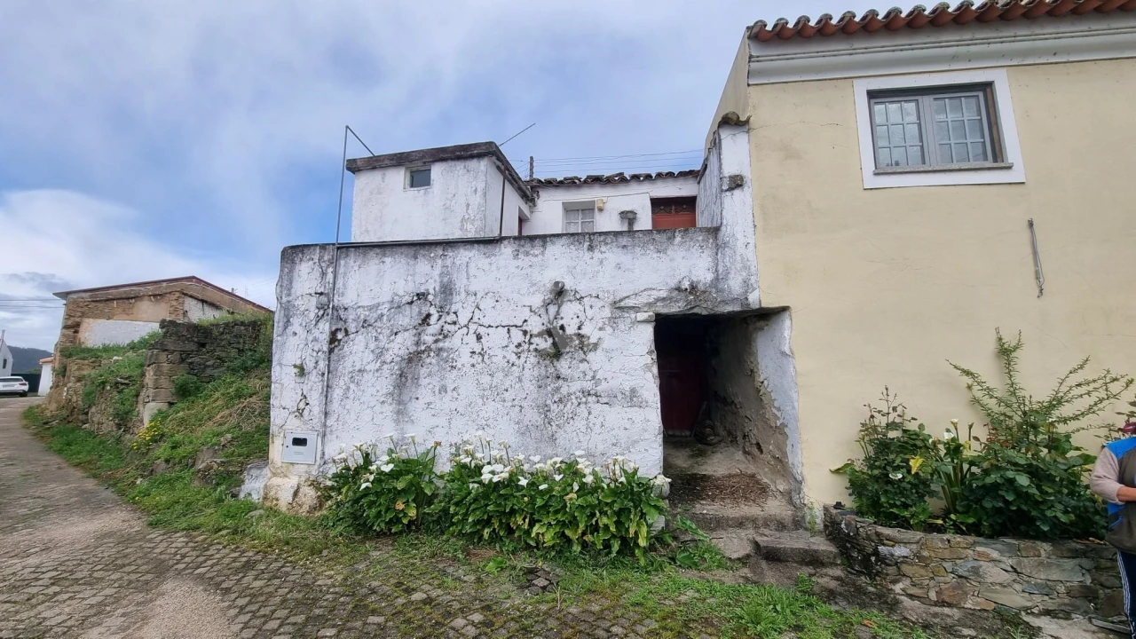 Moradia T3 para Venda em São Pedro do Esteval Foto 2