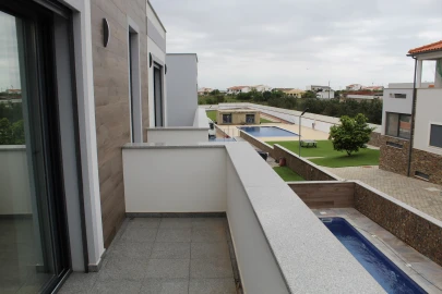 Moradia T3 para Venda em Albufeira e Olhos de Água