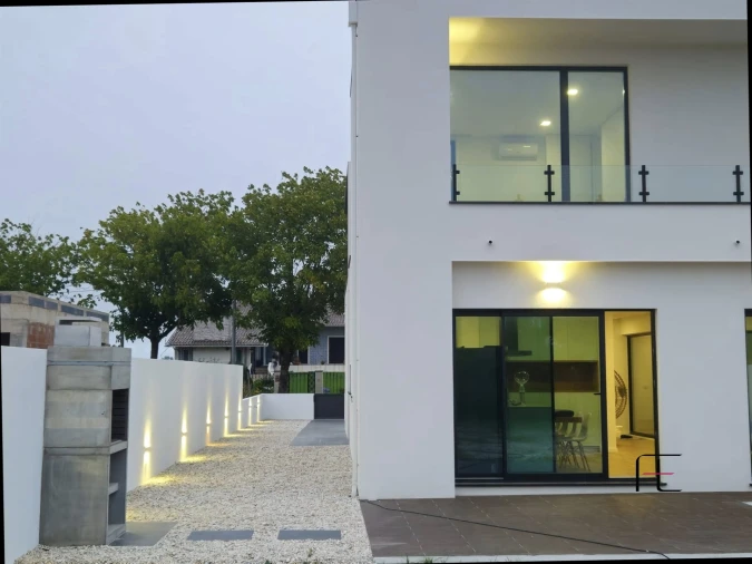 Moradia T4 para Venda em Santa Joana Foto 4