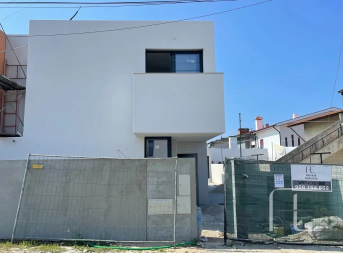 Moradia T3 para Venda em Castêlo da Maia Foto 5