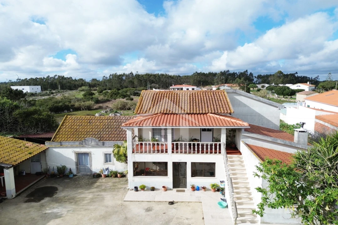 Moradia T4 para Venda em Reguengo Grande Foto 1