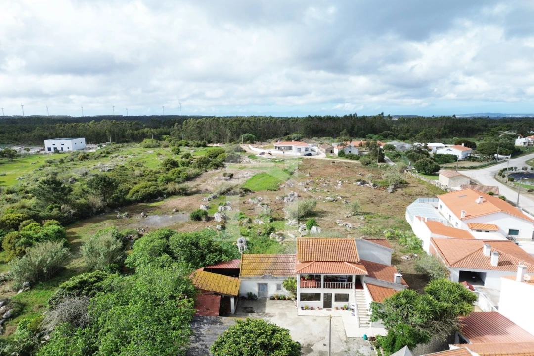 Moradia T4 para Venda em Reguengo Grande Foto 2