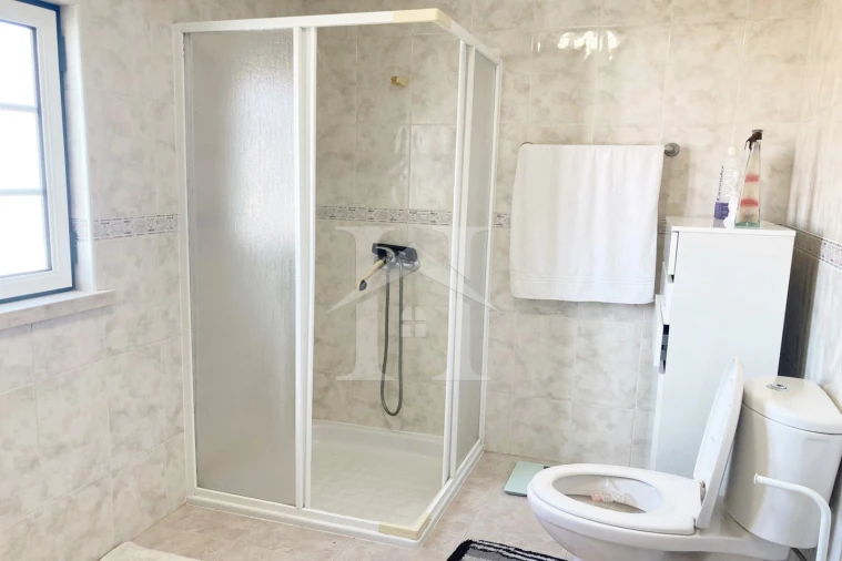 Moradia T4 para Venda em Reguengo Grande Foto 16