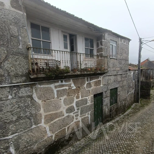 Moradia T4 para Venda em Rio de Loba