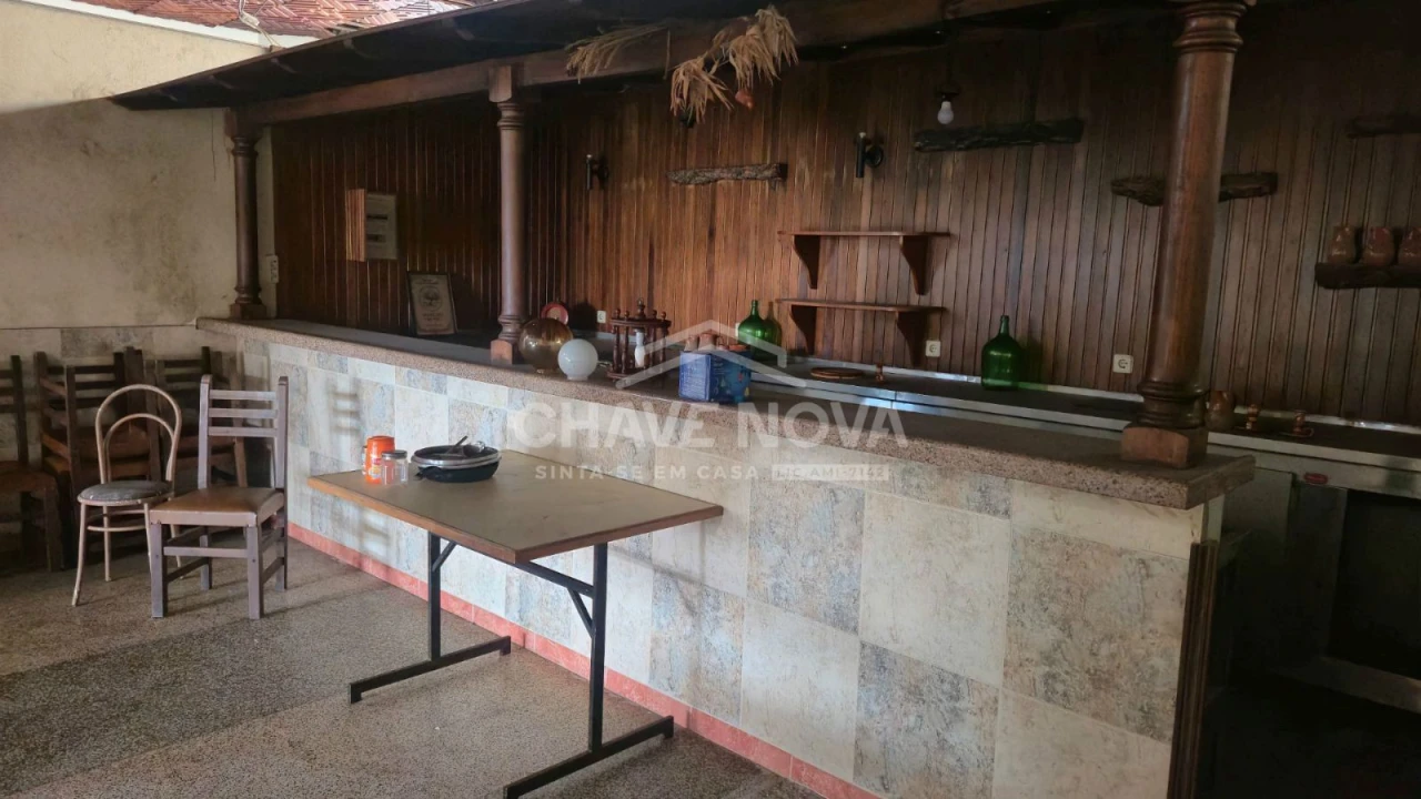 Loja para Arrendamento em Arcozelo Foto 15