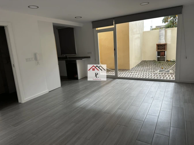 Moradia T1 para Arrendamento em Pereira Foto 5