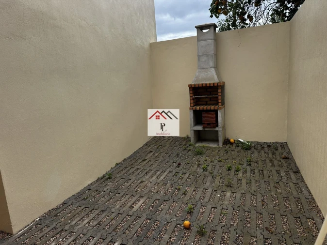 Moradia T1 para Arrendamento em Pereira Foto 7