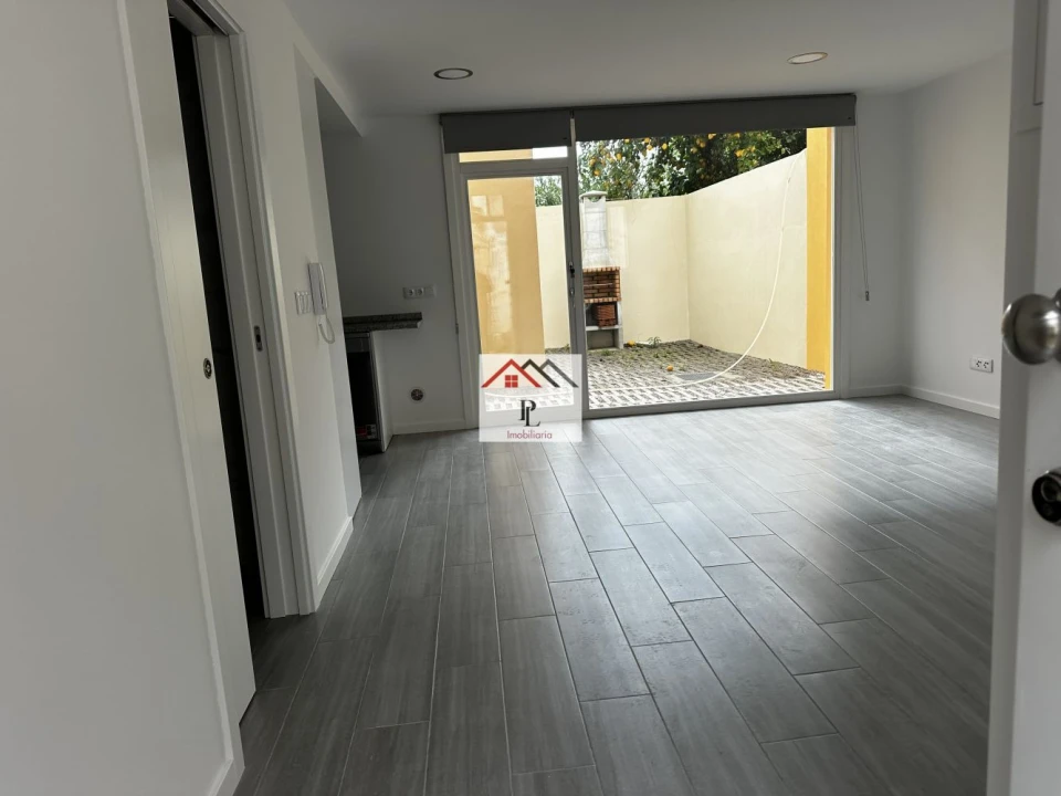 Moradia T1 para Arrendamento em Pereira Foto 2