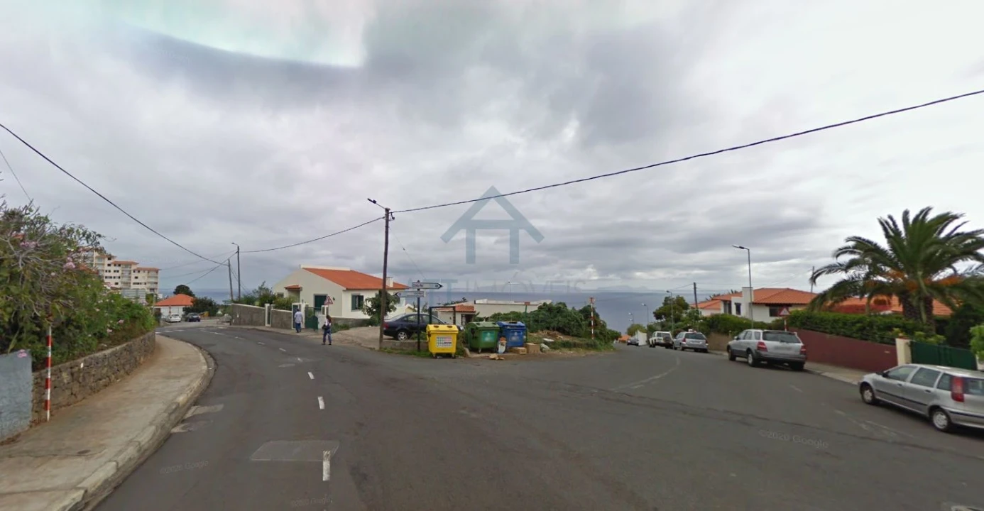 Apartamento T1 para Venda em Caniço Foto 1