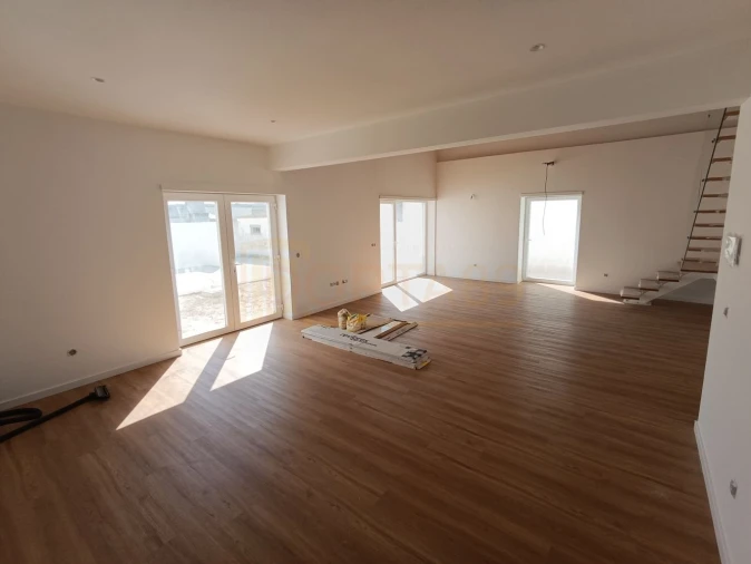 Moradia T3 para Venda em Serra D'El-Rei Foto 1