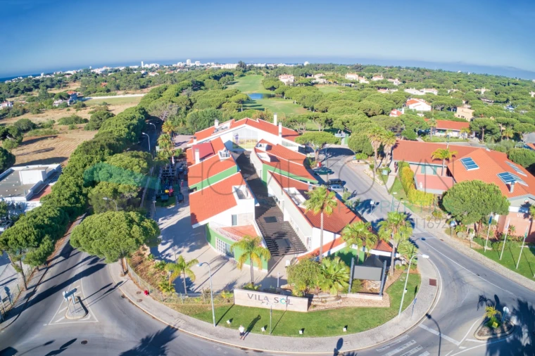 Armazém para Arrendamento em Quarteira