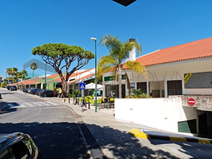 Armazém para Arrendamento em Quarteira Foto 2