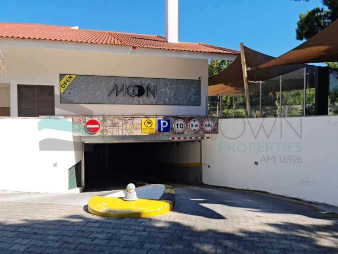 Armazém para Arrendamento em Quarteira Foto 3