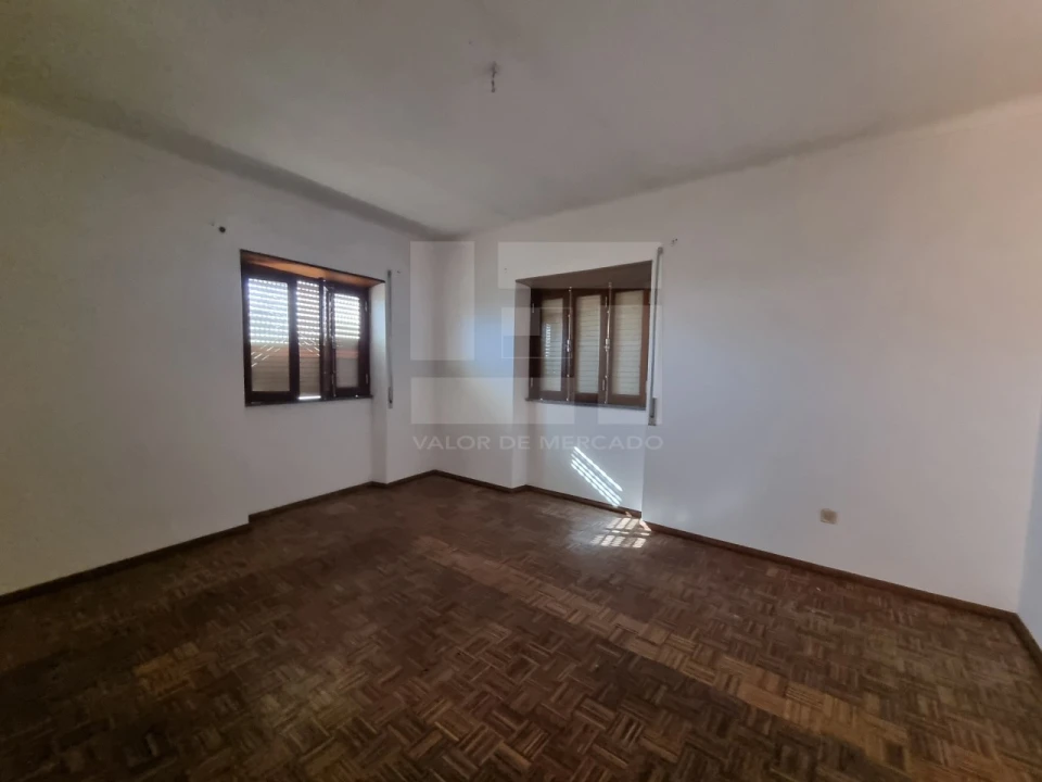 Moradia T3 para Venda em Vila Nova da Baronia Foto 32