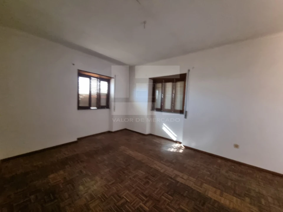 Moradia T3 para Venda em Vila Nova da Baronia Foto 33