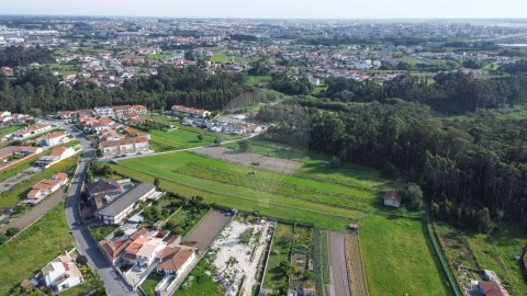 Terreno para Venda em Esgueira