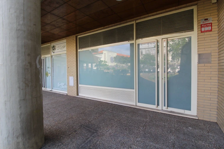 Negócio para Venda em Mafamude e Vilar do Paraíso Foto 23