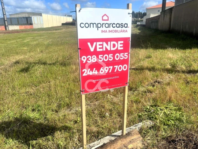 Terreno para Venda em Vieira de Leiria Foto 2