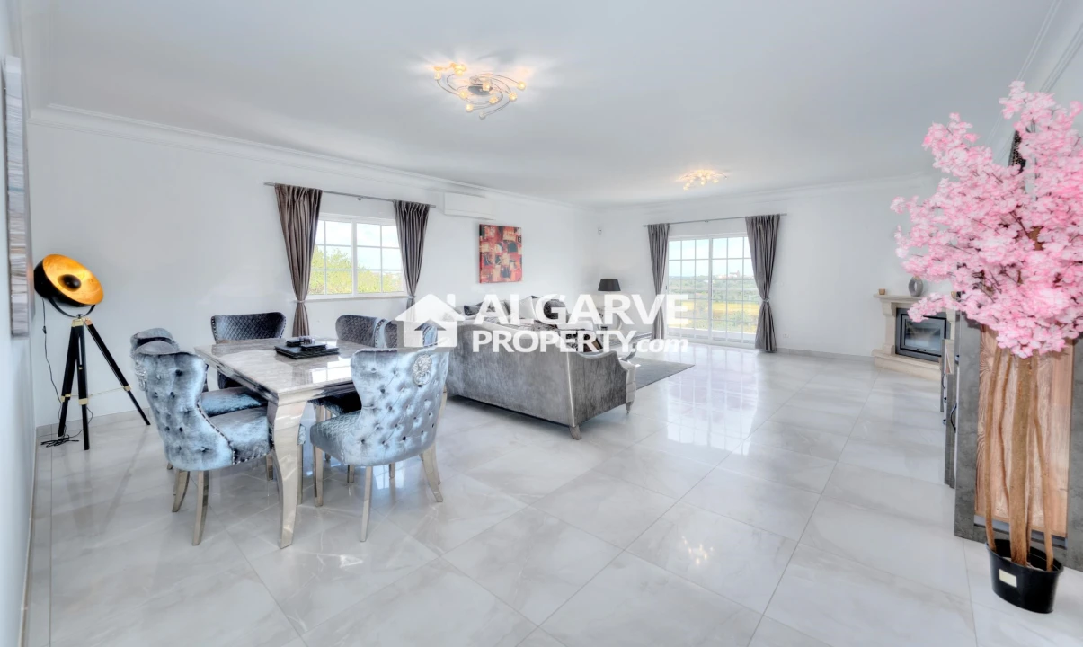 Moradia T5 para Venda em Boliqueime Foto 3