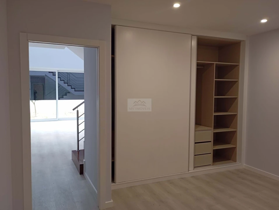 Moradia T3 para Venda em Aradas Foto 15